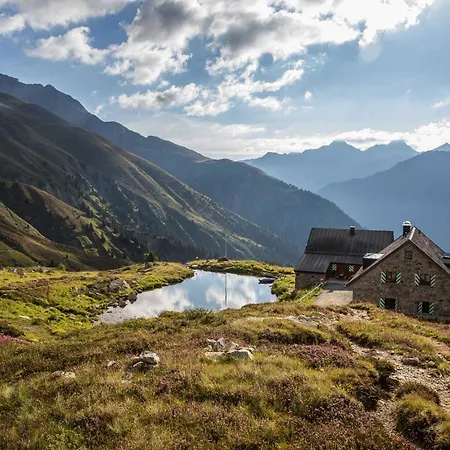 Ferienwohnen Mattle In Tirol Direkt Wanderwege Bike Kappl